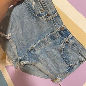 Womens Levi’s high waist 501 short shorts
